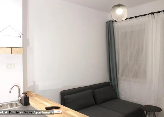 Black & White - News Apartment *