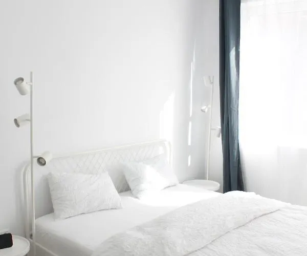 Black & White - News Apartament *