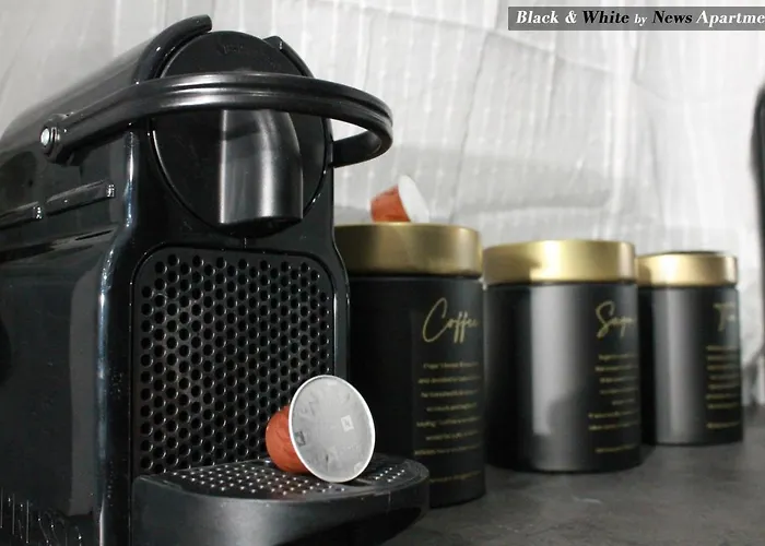 Black & White - News Apartament Bucureşti