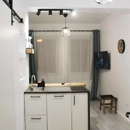 Black & White - News Apartment *