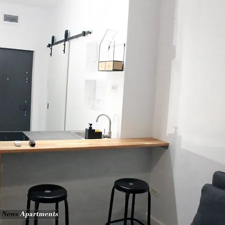 Black & White - News Apartment *