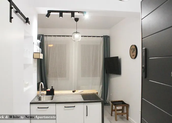 Black & White - News Бухарест